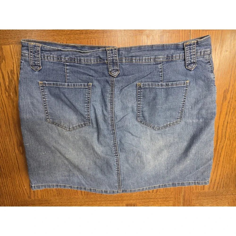 St. John's Bay Blue Denim Jean Skort Women's Size 16 With Pockets